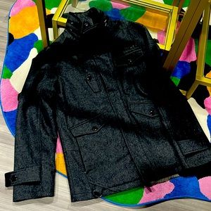 Gently used winter coat for men 100% authentic very warm and fancy